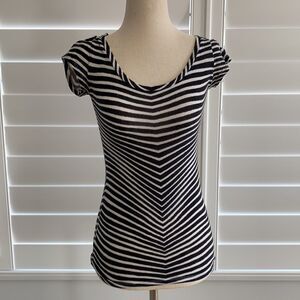 Club Monaco zebra print scoop neck tee. Size Small